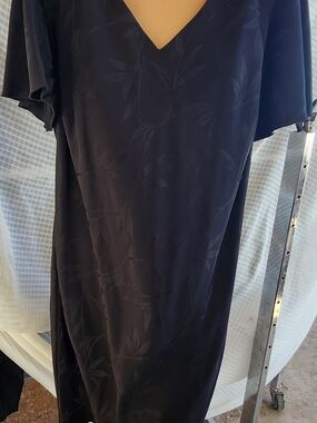 dressbarn Black V-Neck Short Sleeve Dress with Leaf Jacquard